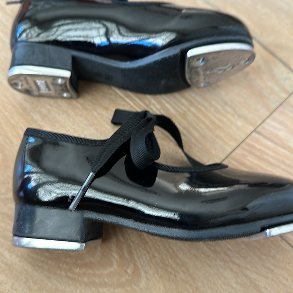 Dance now Tap Shoes - Picture 3 of 3